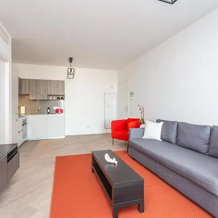 Trastevere Modern Terraced